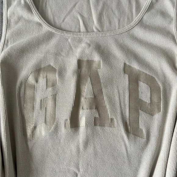 GAP Women's Ribbed Tank Top - Picture 3 of 8